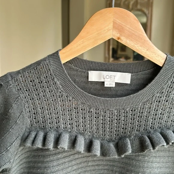 LOFT cute sweater top, XS - Picture 2 of 3